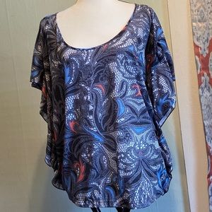 3/$25 Large gray Batwing pattern oversized top